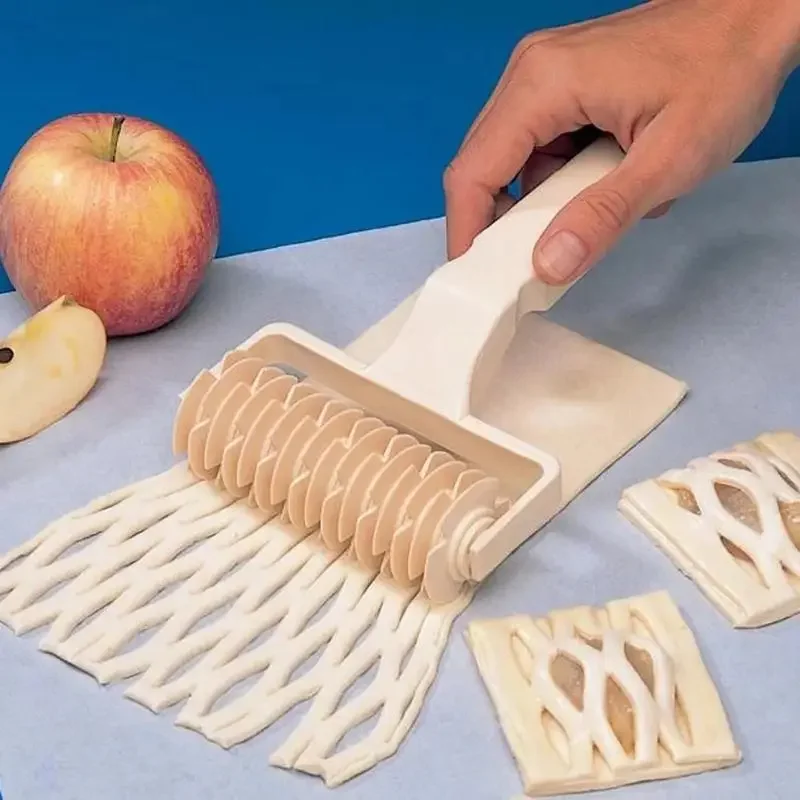 

1PC High Quality Pie Pizza Cutter Pastry Bakeware Embossing Dough Roller Lattice Cake Tools Plastic Baking Tool Kitchen gadget