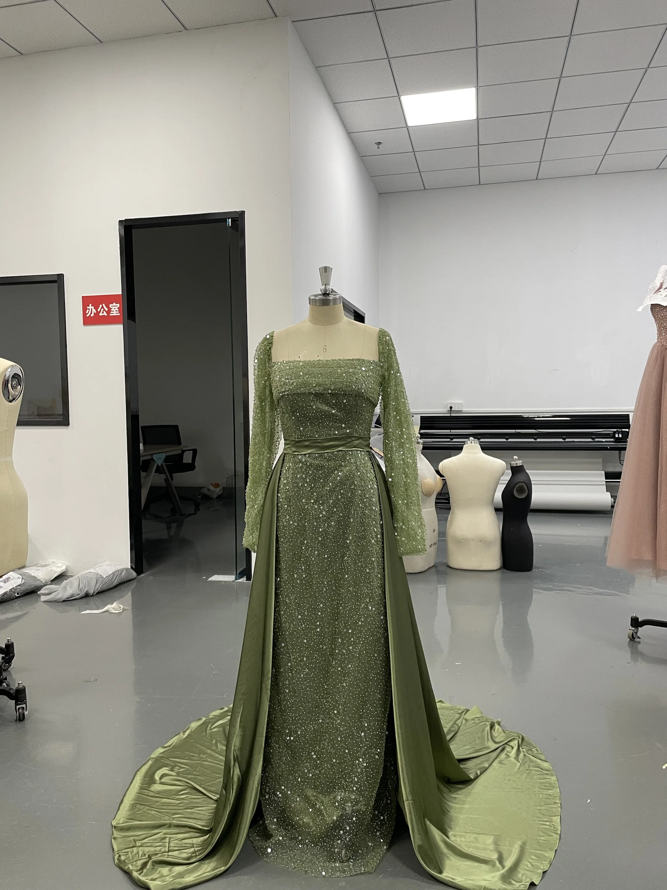 Glitter Army Green Mermaid Evening Dress Sequin Long Sleeve Train Prom Dress Dubai Formal Party Gown Customized image 3