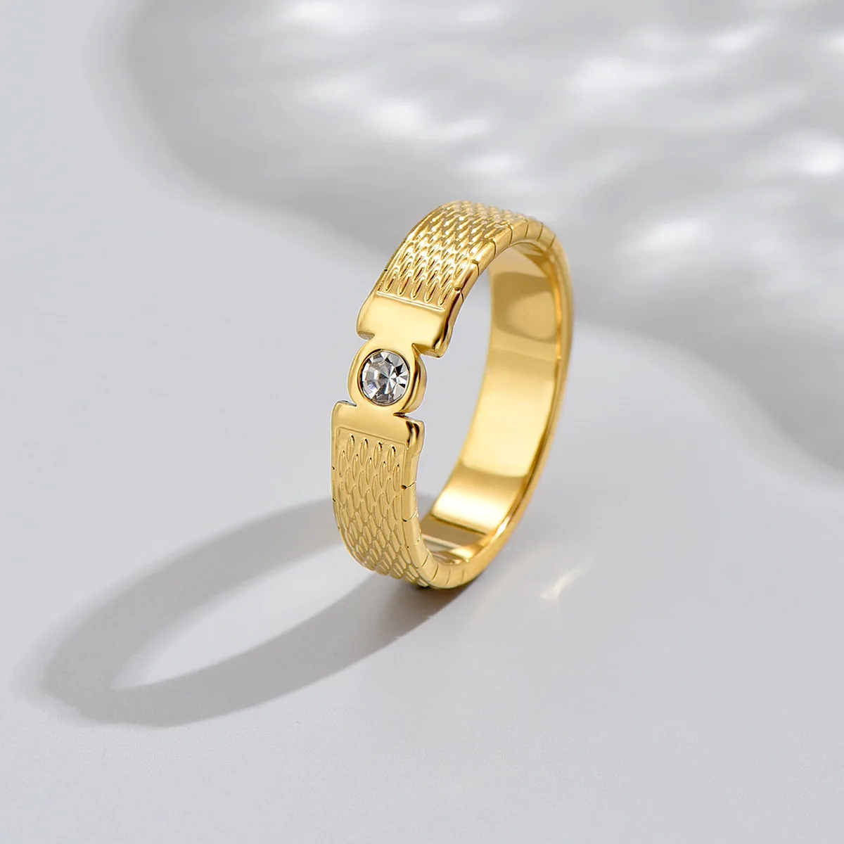 الحد الأدنى التيتانيوم الصلب المفصل الدائري مع تصميم مشترك أنماط متآكل معقدة الماس البطانة الإكسسوارات والمجوهرات العصرية