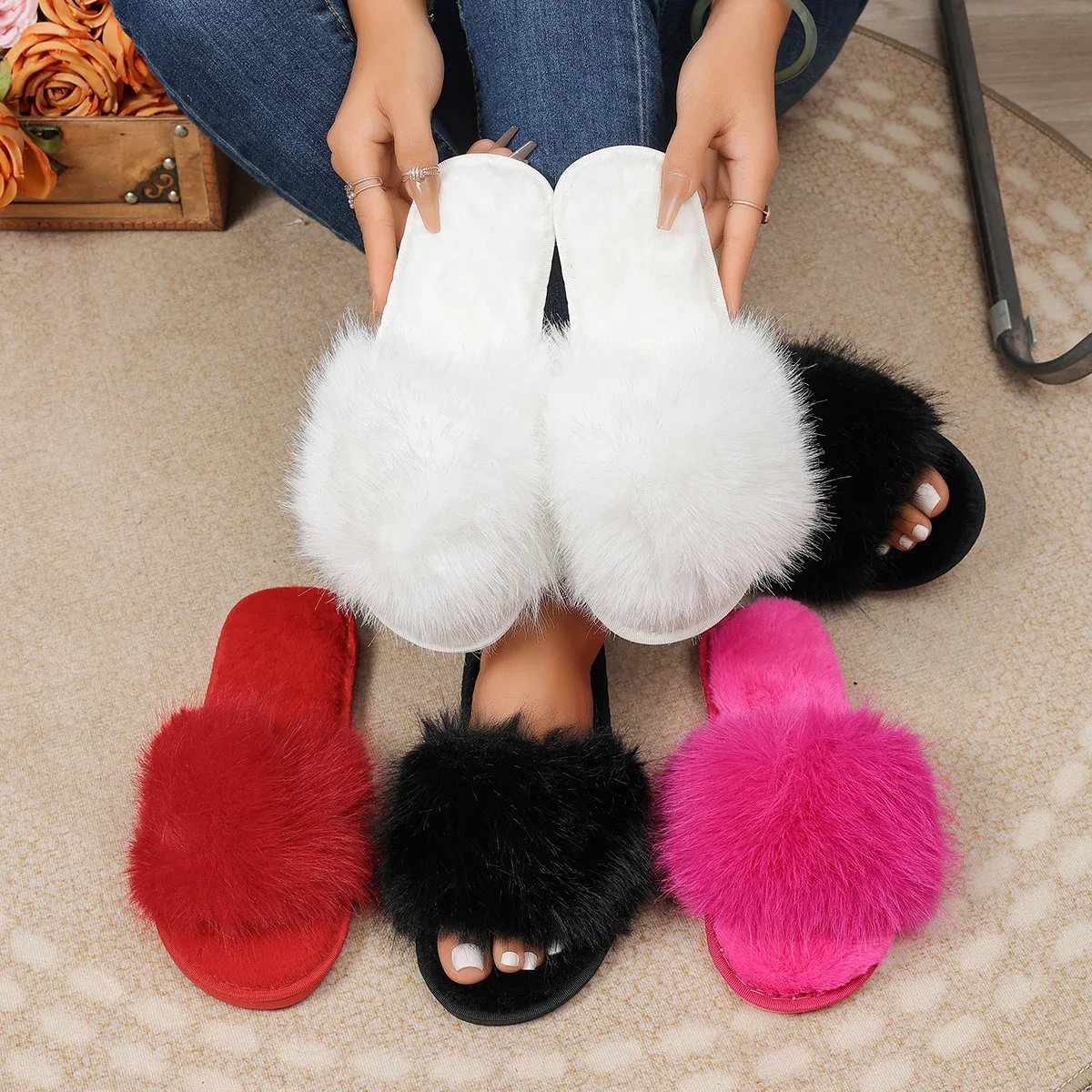 New Winter Women Fashion Fur Slippers Fluffy and Cute Plush Women's Luxury Outdoor Anti Slip Durable Flat Bottom Slides Women