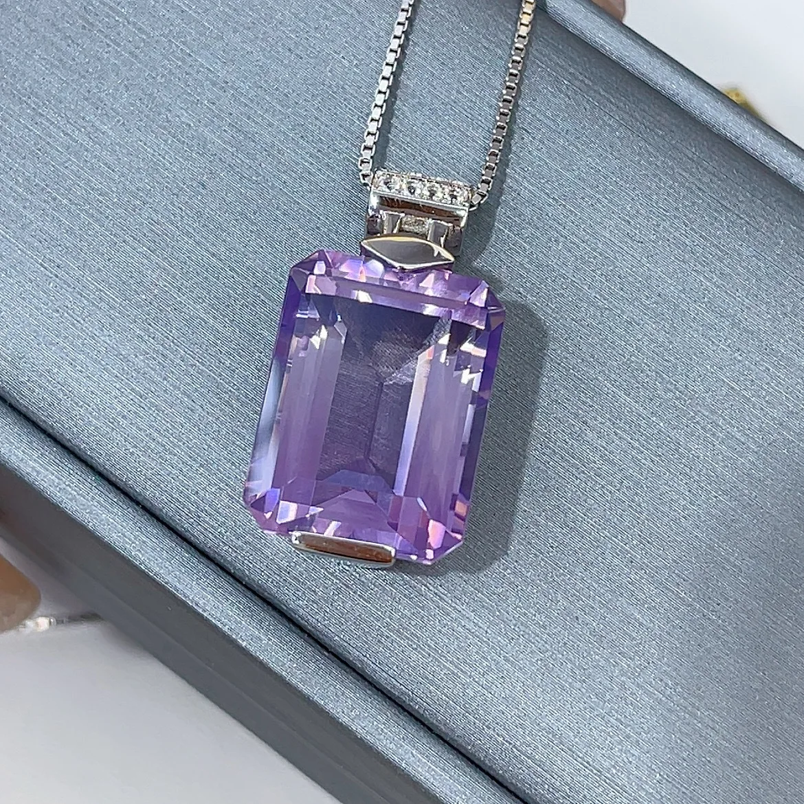 

Lavender Pendant Necklace 15x20mm , S925 Sterling Silver White Gold Plated（no Chain)