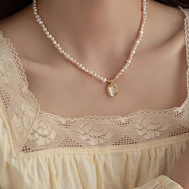 

Small Particle Baroque Shaped Freshwater Pearl Necklace Female Irregular Shell Clavicle Chain Niche Design Necklace