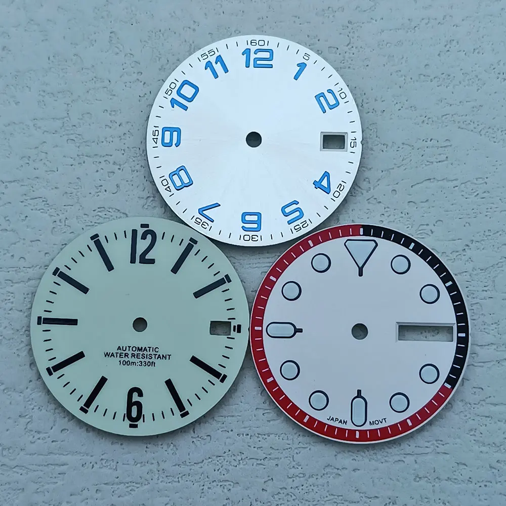 28,5 mm NH35-Zifferblatt. Neues Uhrenzubehör für Herren sind das Uhrwerk der NH35-Serie mit C3-grünem, im Dunkeln leuchtendem, individuellem Logo-Zifferblatt