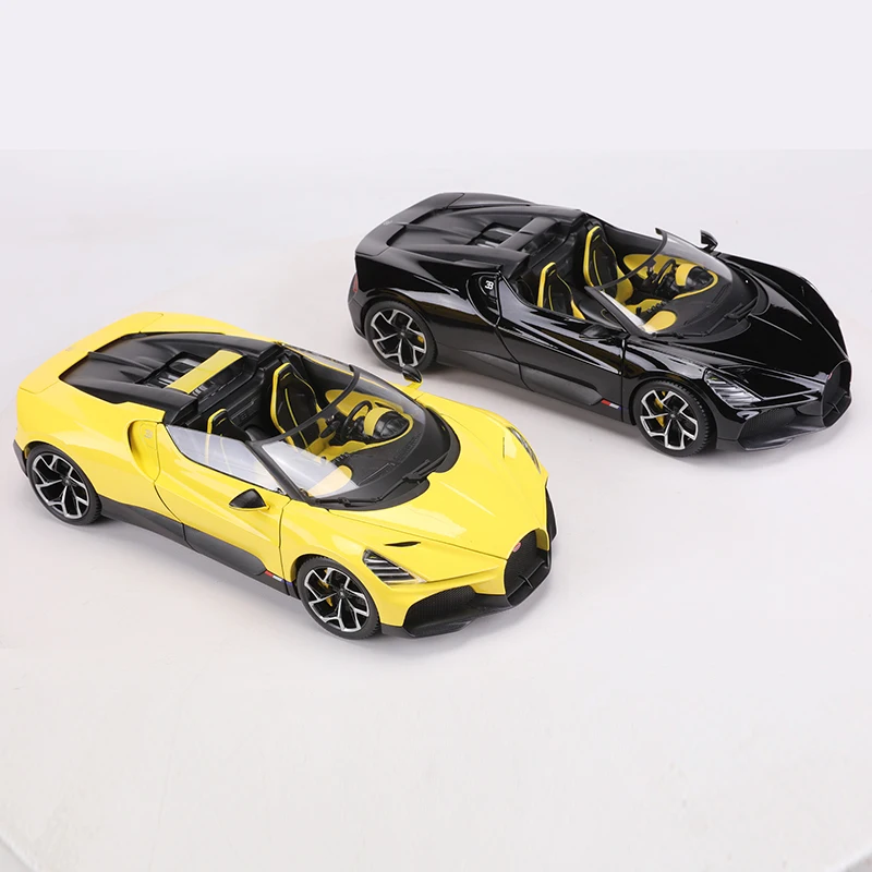 Burago 1:18 Bugatti Mistral Coche deportivo convertible Coche modelo de aleación negro/amarillo