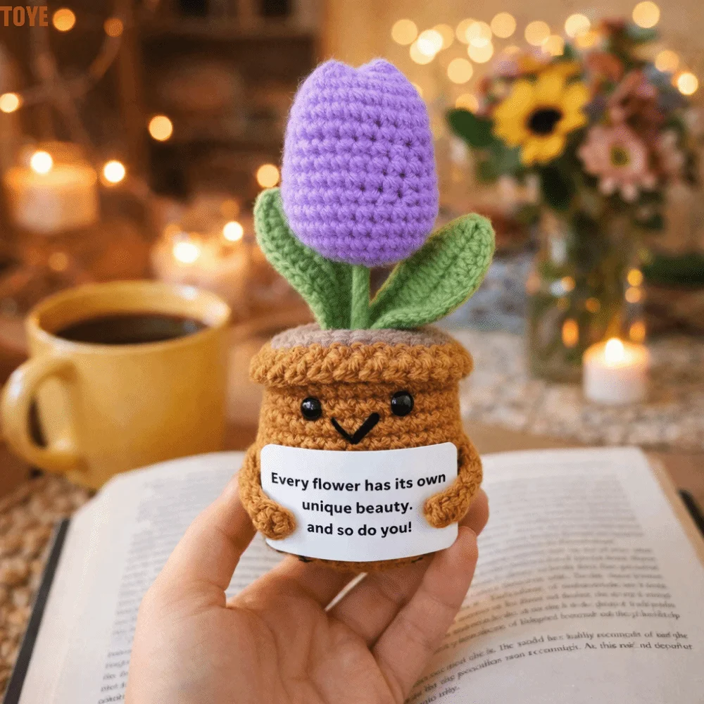 

Hand Knitted Artificial Tulip Ornament Finished Product Mini Size Weaving love-themed decorations Inspirational Message Card