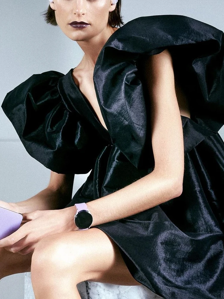 

Новое женское летнее платье в стиле ретро с пышными рукавами, приталенное, в стиле Хепберн, с V-образным вырезом и длинными рукавами, черное.