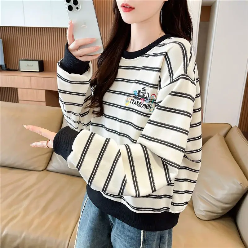 2026 New Fall Women Lightweight Striped Printed Sweatshirt Loose Age-Reducing Petite Friendly Top