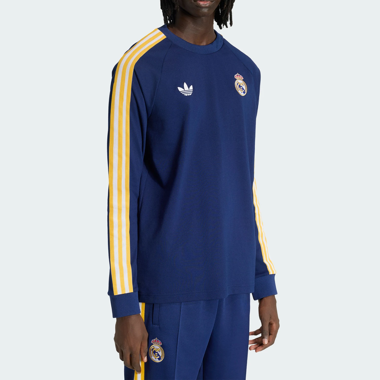 

Adidas Authentic Three Leaves Men's Football Sports Stripes Slim Fit T-Shirt KE3849