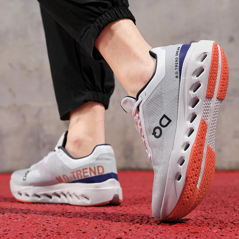 

New Fashionable and Shock-absorbing Running Shoes for Teenagers and Couples in Large Sizes with Breathable Woven Mesh and Lacing