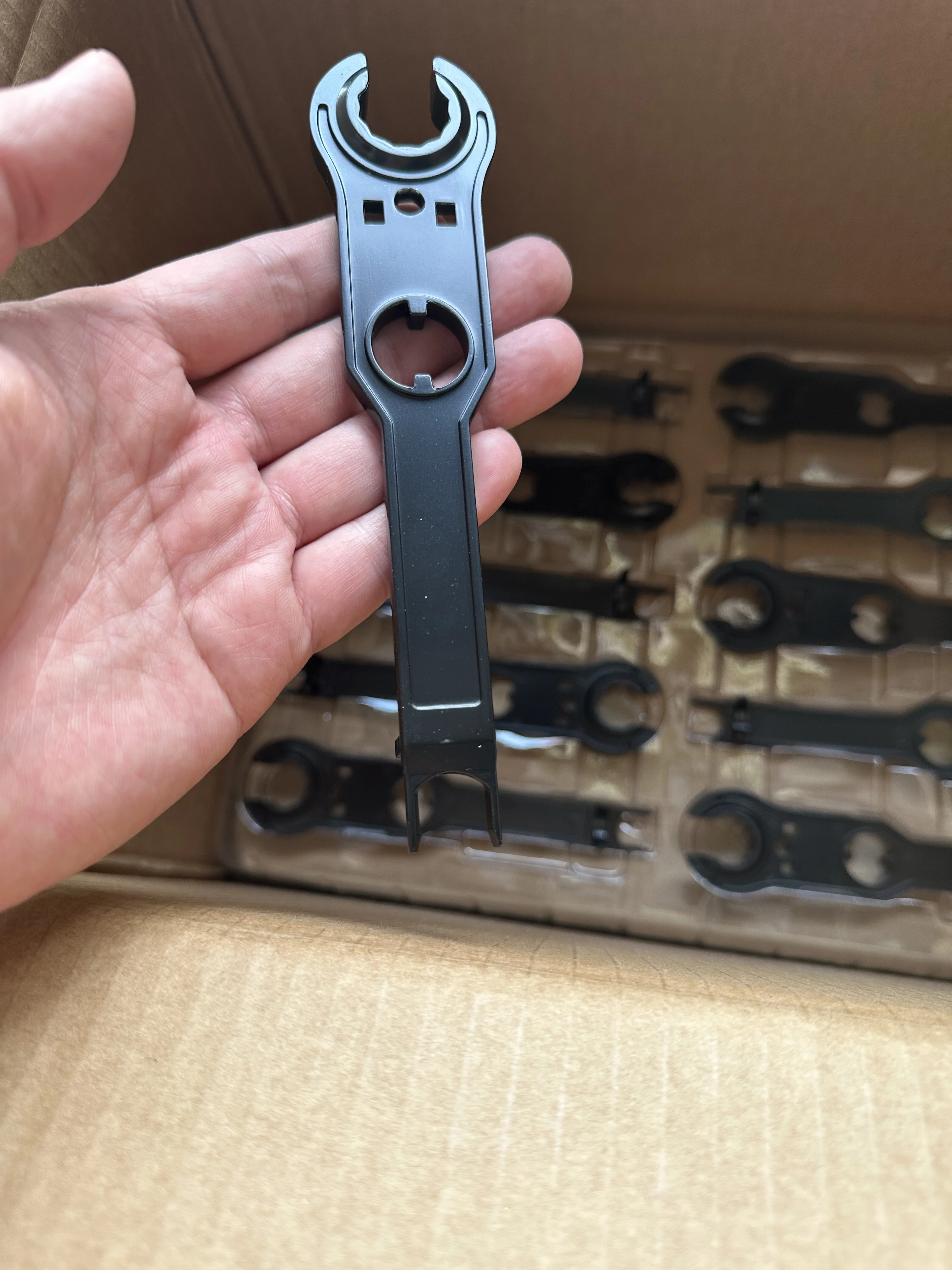 

Applicable to Huawei inverter MC4 connector removal wrench metal material Staubli MC4 connector removal wrench tool