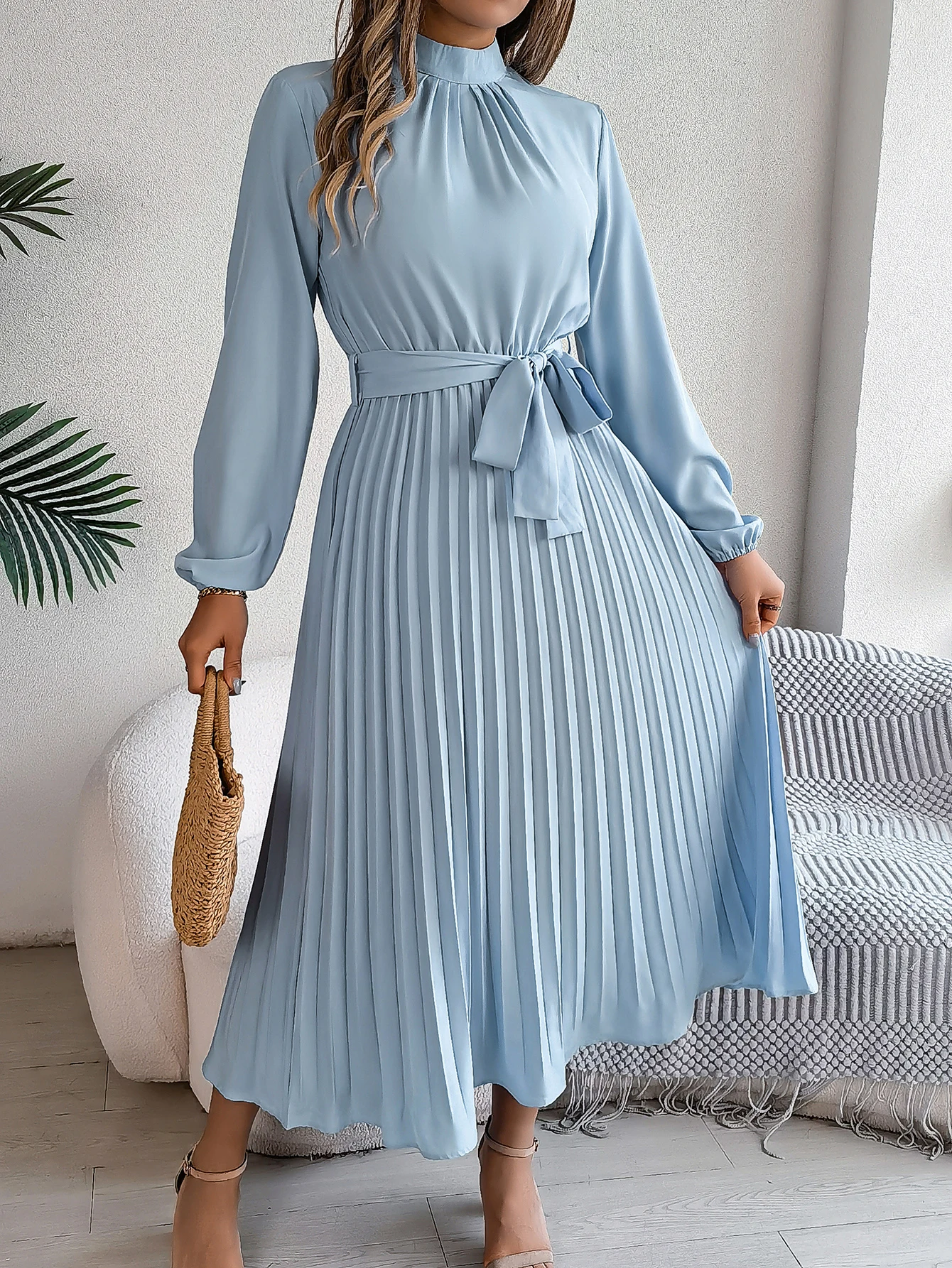 Elegant Pleated Long Dress Long Sleeveed Lace Up Dresses for Middle Eastern Women Spring and Summer Clothes