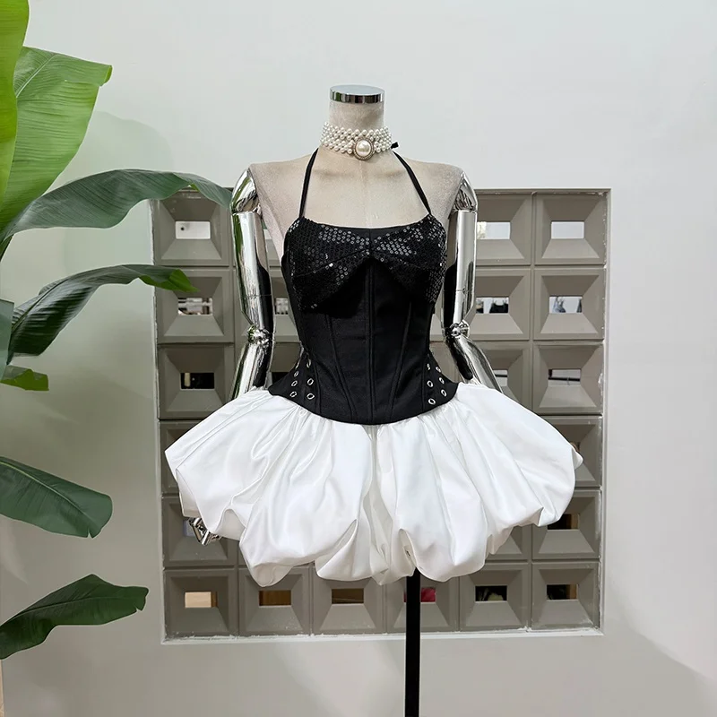 

Комплект: топ-бандо с пайетками на шее и юбка-полусолнце с эффектом облачных пузырьков, в стиле колор-блок, британский стиль, сладко-острый дизайн, женская одежда