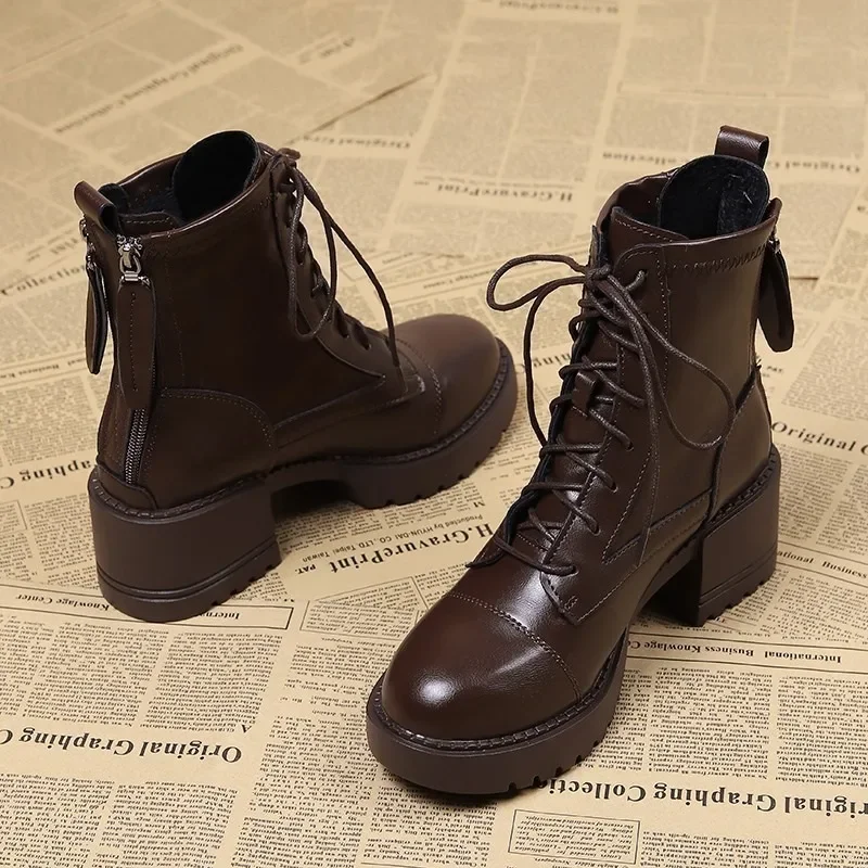 Botas de meia-panturrilha redondas para mulheres, sapato frontal com cadarço, fecho traseiro, moda moderna, venda quente, novo, 2024