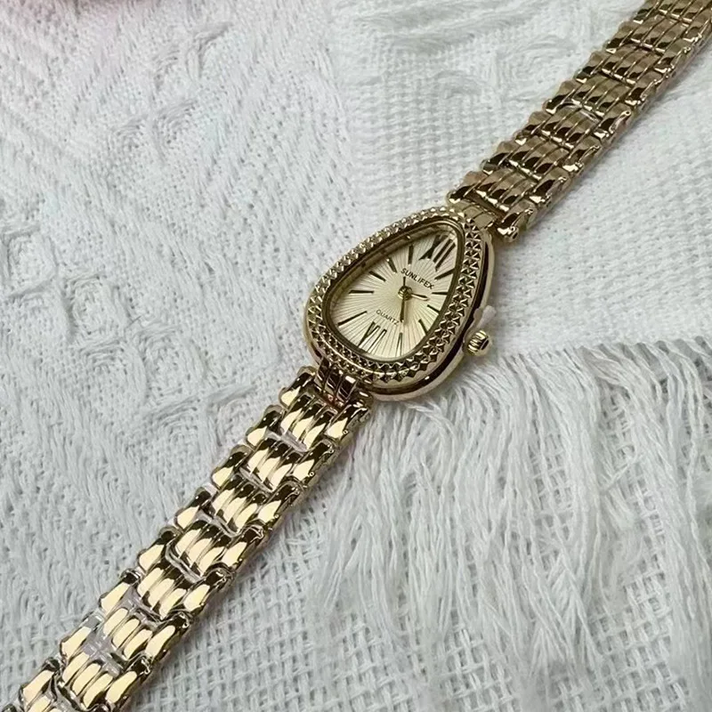 ホット販売ヘビ腕時計女性のための女性の腕時計クォーツ腕時計ファッションレディドレスジュエリーシルバーゴールド時計レロジオ Feminino