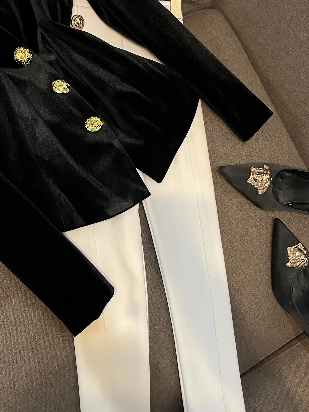 엘레 블라 벨벳 여성 정장 슬림핏 허리 조임 가을 신상 고급스러운 느낌 오피스룩 롱 슬리브 버튼업