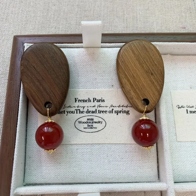 Retro log agate round bead earrings New Chinese festive red bead long wooden earrings National style gentle earrings