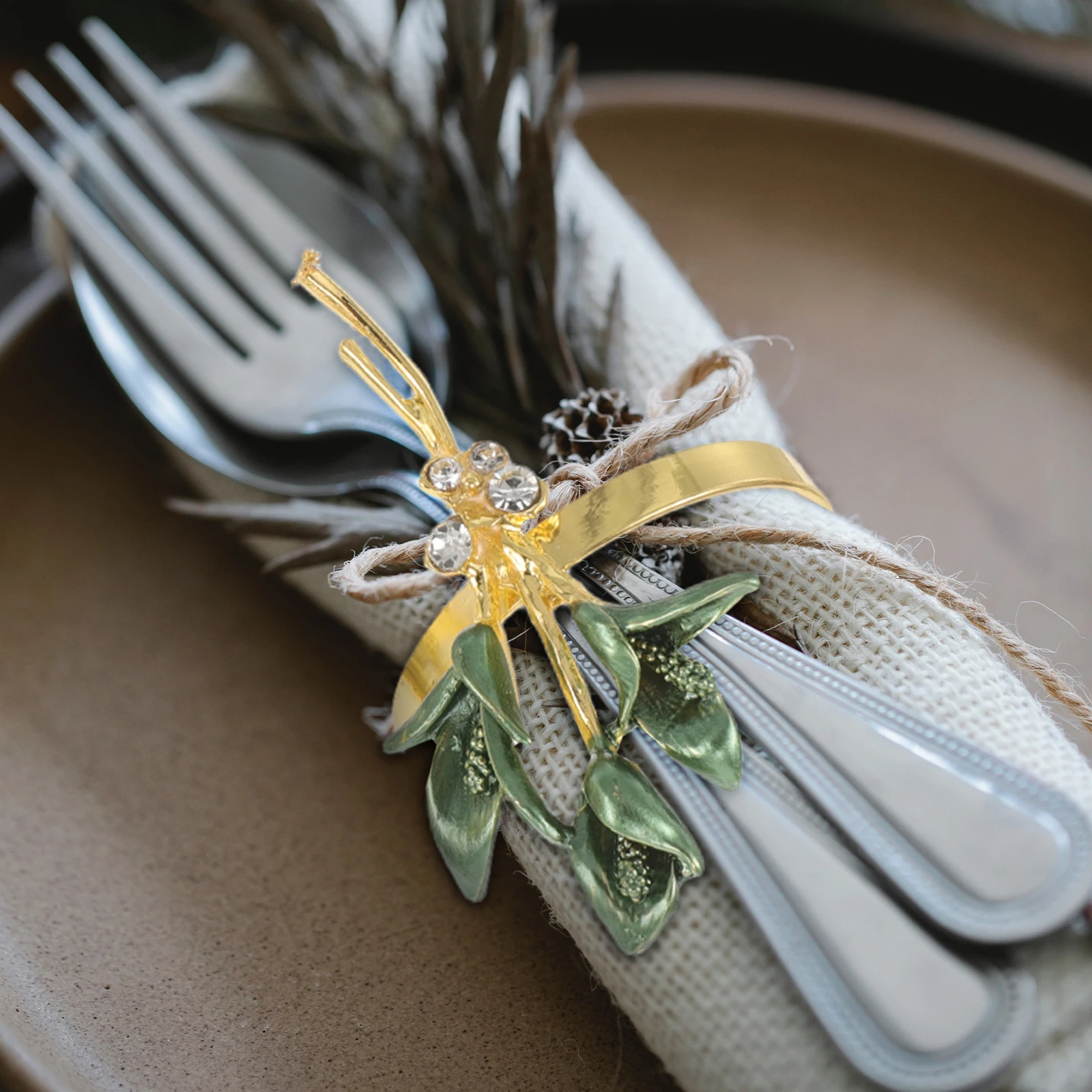 

6pcs Lily Flower Napkin Rings Elegant Metal Serviette Holders For Wedding Party Holiday Dinner Table Decor Reusable Smooth Edge