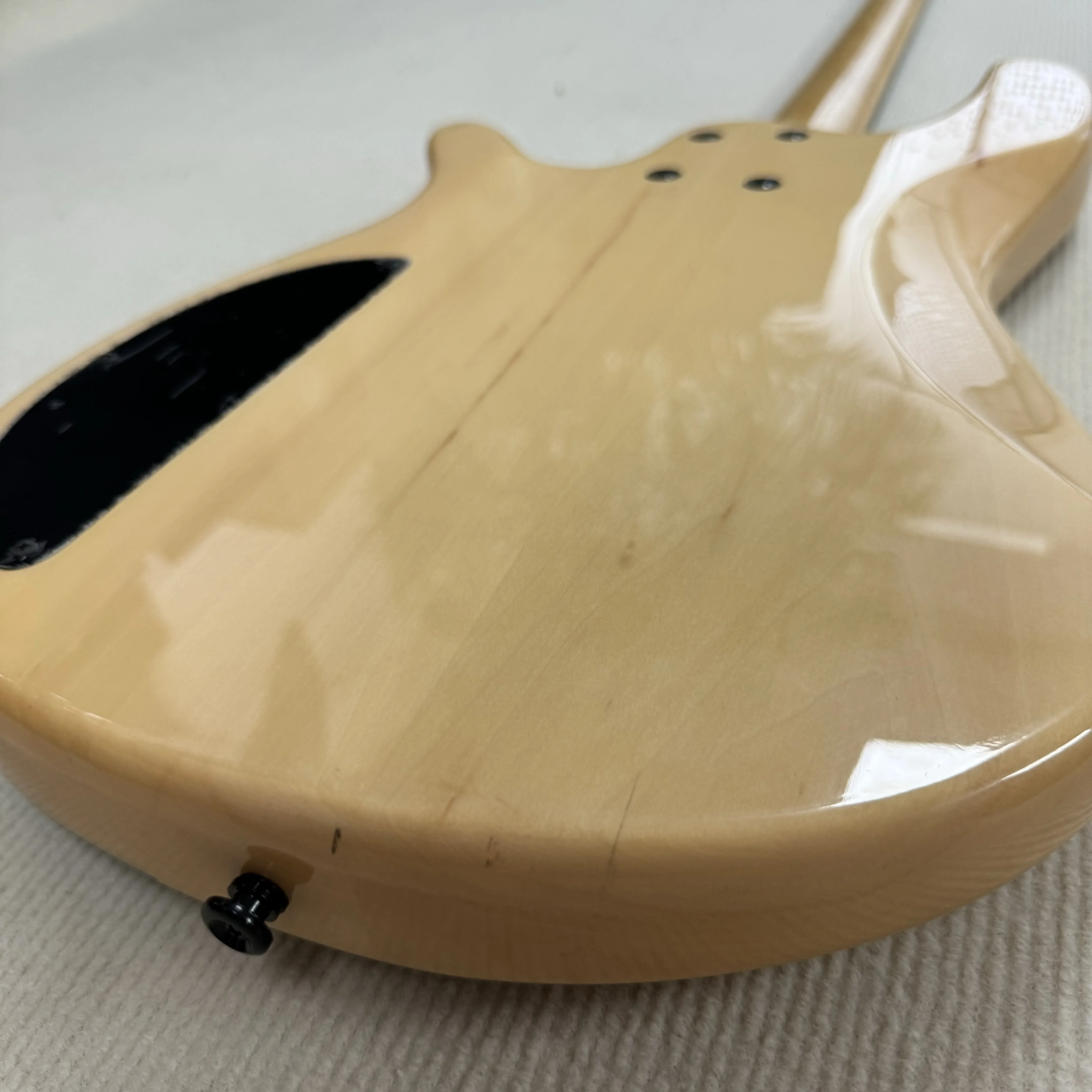 US Warehouse 4 String Yin-Yang Two-Tone Electric Bass Guitar Flamed Maple Top Full EMG Pickups Active Preamp Circuit Ebony Fingerboard Solid Body Bass