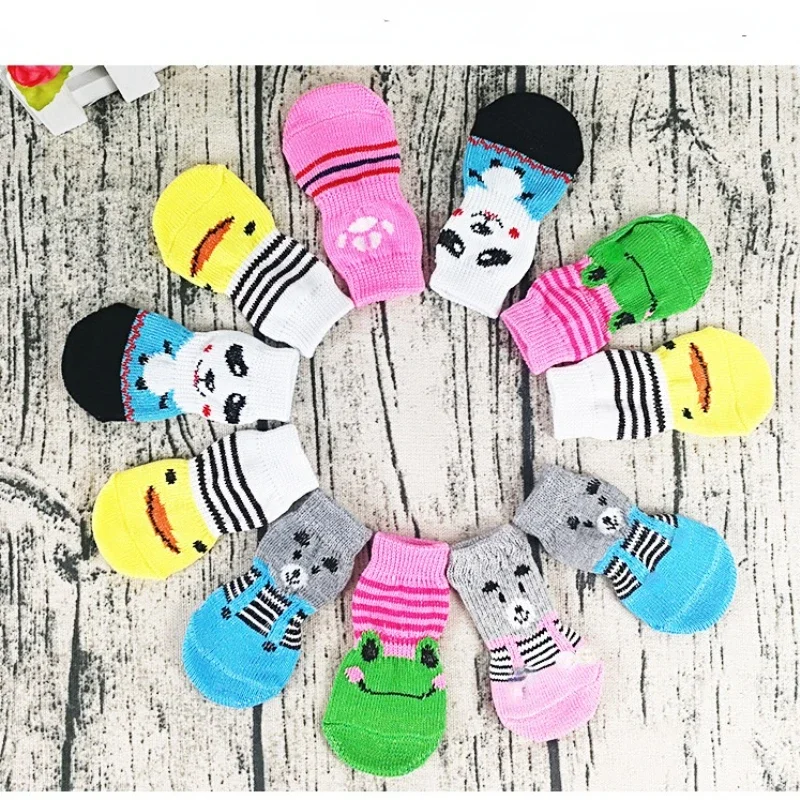 Cão meias 4 pacote dos desenhos animados antiderrapante gato filhote de cachorro sapatos impressão pé capa pet pata proteção para cão pequeno chihuahua spitz yorkie