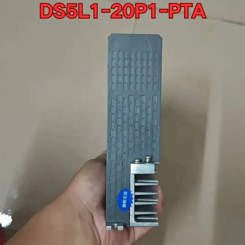 

Б/у сервопривод DS5L1-20P1-PTA в хорошем рабочем состоянии. Новейшее предложение в Нояблоко. 2025 г.