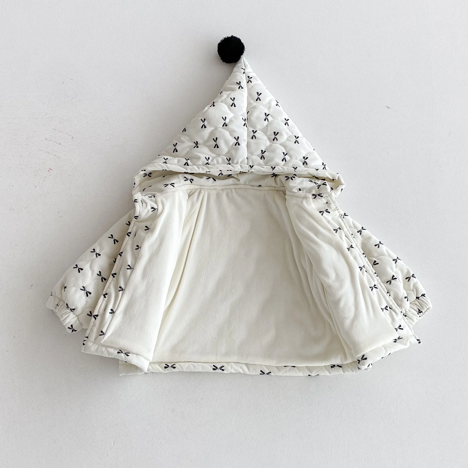 

2025 Autumn New Children Long Sleeve Hooded Coat Girls Bow Print Padded Jacket Infant Girl Plus Velvet Thick Coat Baby Clothes