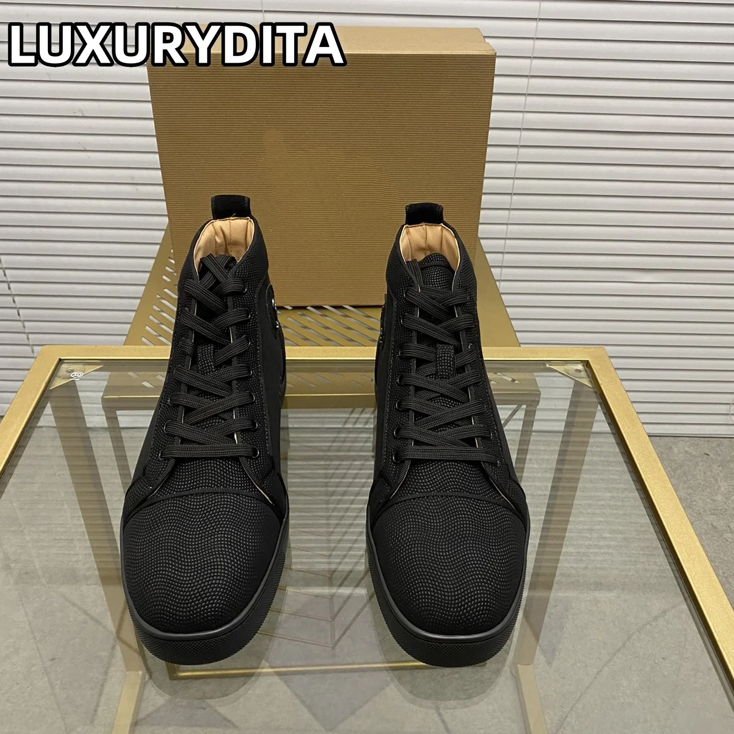 

Top Quality Womens Trendy Casual Tennis Shoes Luxury Mens Real Leather Sneakers 35-48 Designr Rivet Red Sole Lovers Shoes M0159