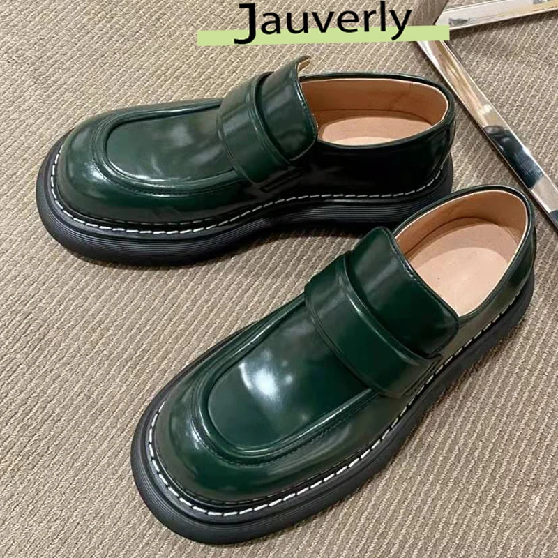 

Мокасины 2025 года. Туфли на плоской подошве. Мужские и женские кожаные лоферы без шнуровки. Повседневные мокасины. Женская пригородная обувь на толстой подошве.