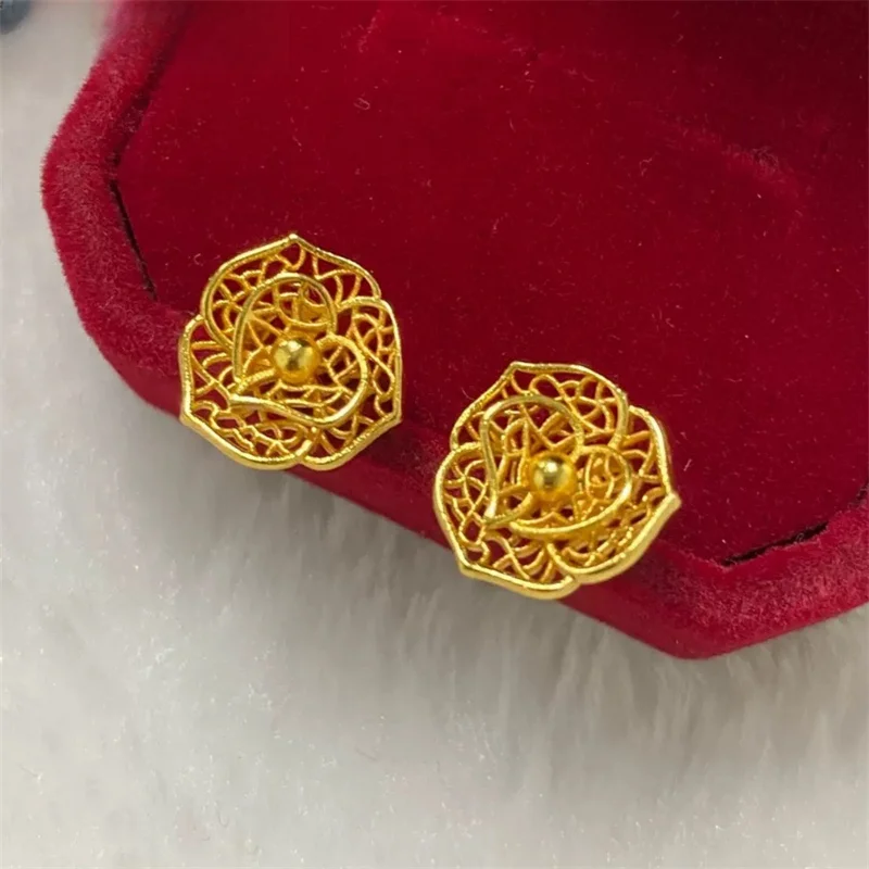 

Fashionable hollow rose 18K gold women's earrings with simple and versatile temperament, AU750 gold rose earrings
