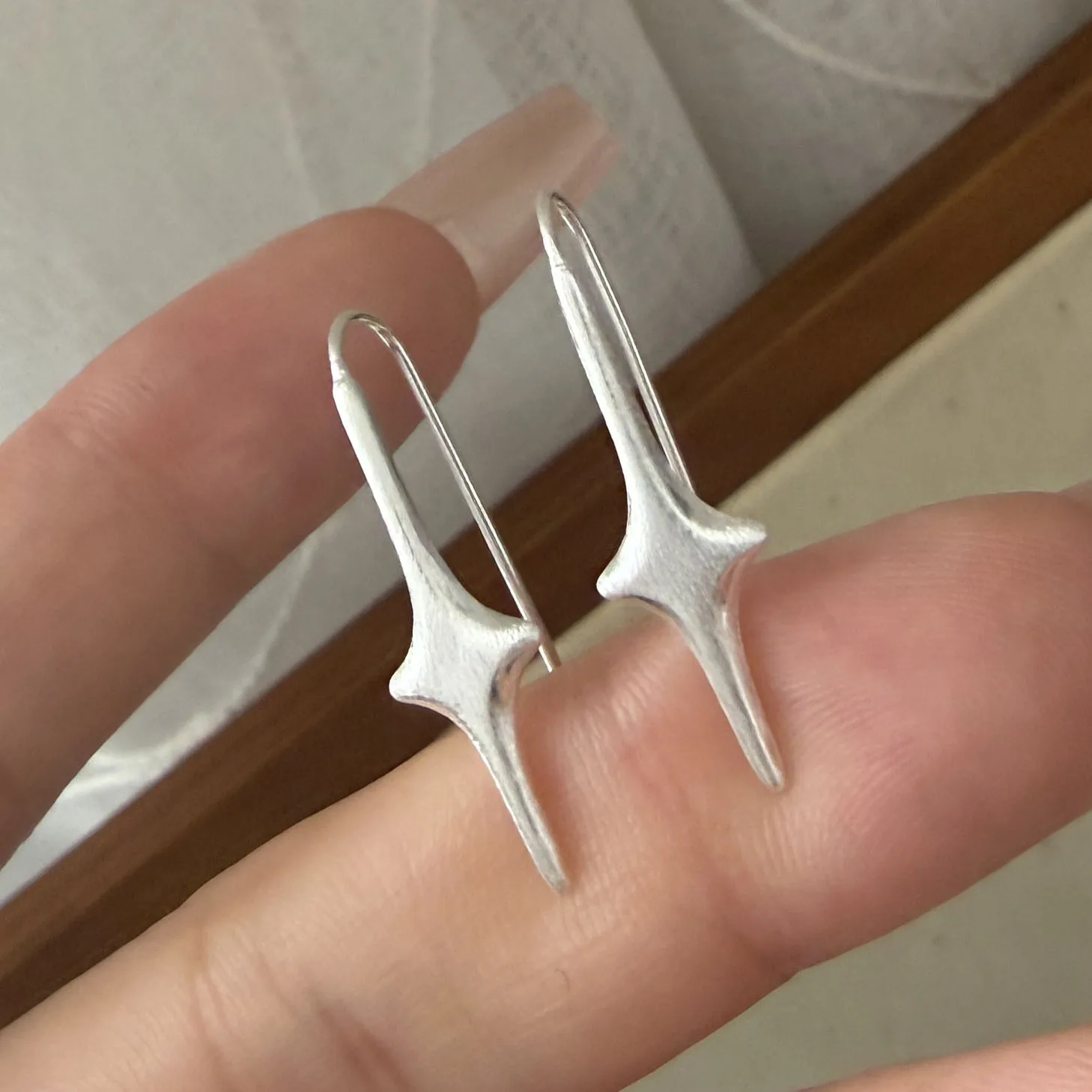 

Винтажные серьги из стерлингового серебра 925 пробы для женщин, модные простые серьги со звездами, ювелирные изделия, предотвращающие аллергию, аксессуары для вечеринок