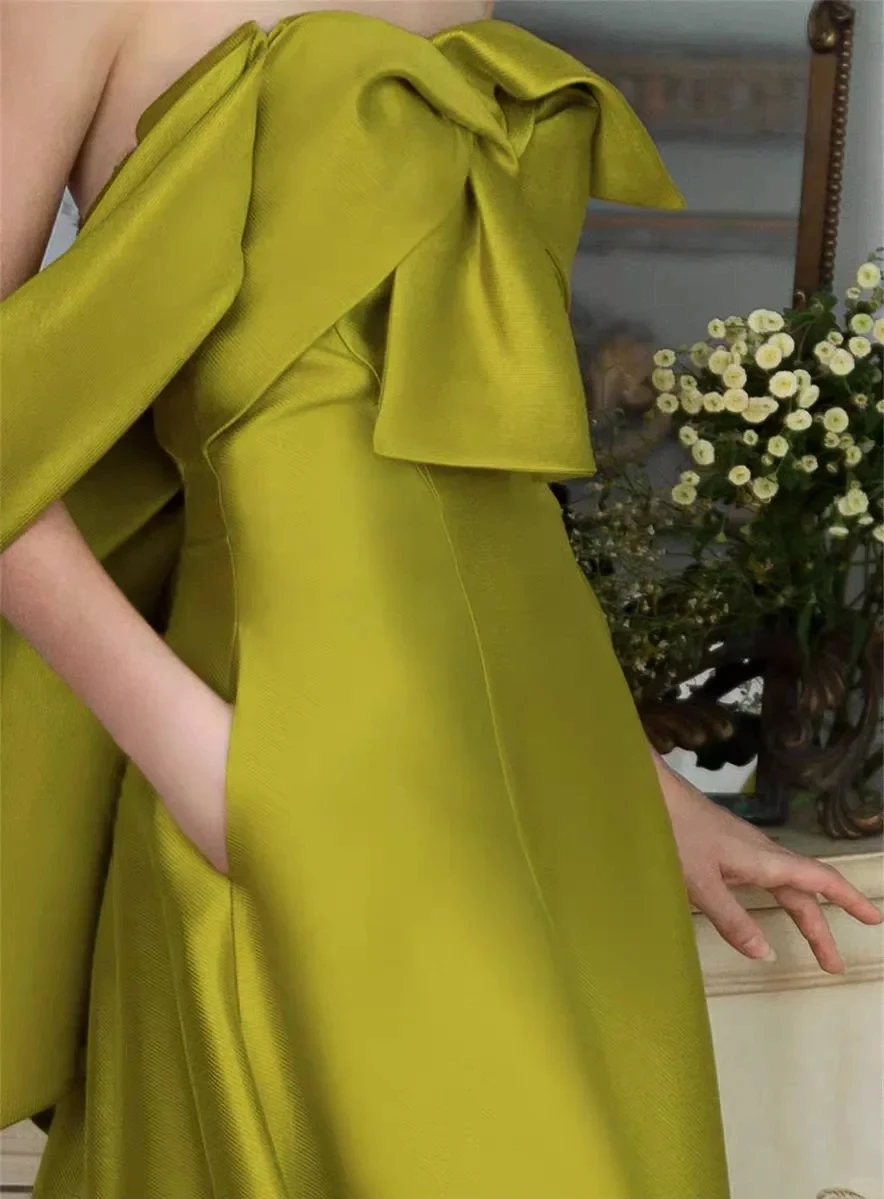 女性のための背中の開いたウエディングドレス,長いイブニングドレス,裸の肩,セクシー,ポケット