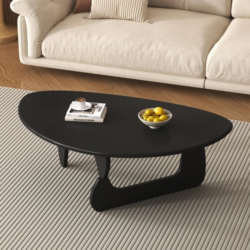 Neuer Couchtisch aus Massivholz, dreieckiger High-End-Couchtisch in Sonderform für kleine Wohnungen