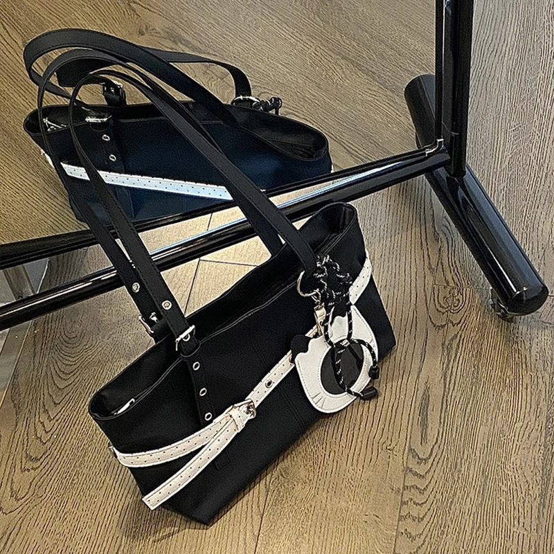 

Premium Leather Tote Bag Brand Black White Retro Belt Large Capacity Bucket-shaped Shoulder Bag French Simple Commuter Handbag