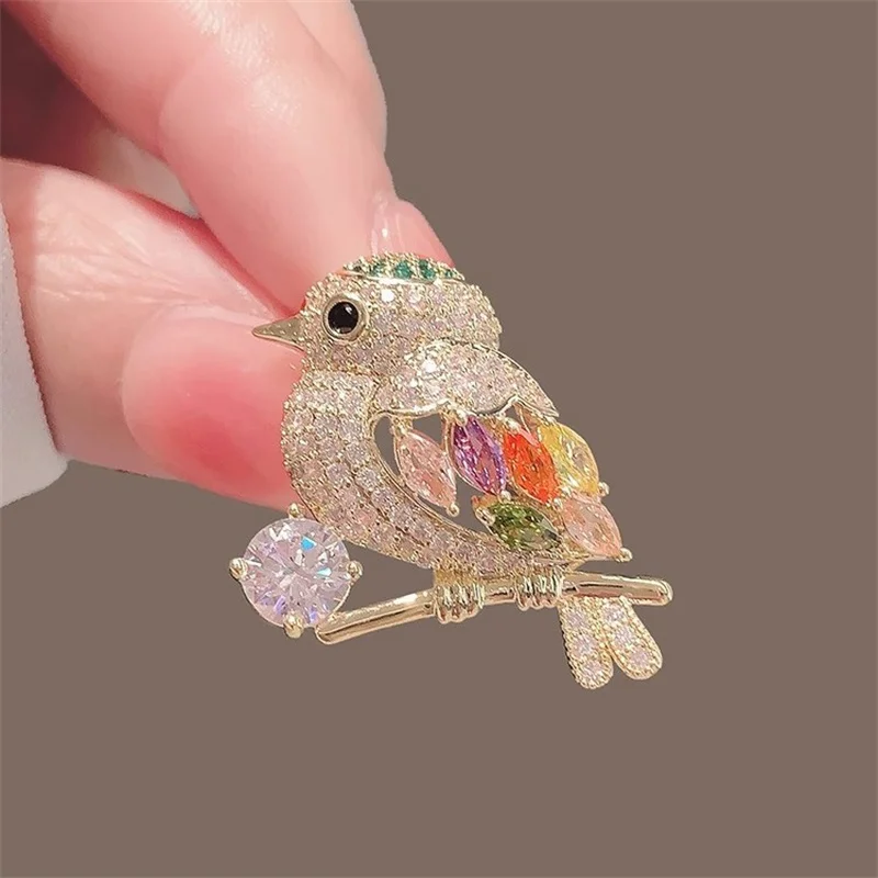 Elegante niedliche Vogel broschen für Frauen Unisex glänzende Strass Zirkon Emblem Biene Schmetterling Corsage Abzeichen Anstecknadeln Schmuck Geschenk – Detail 8