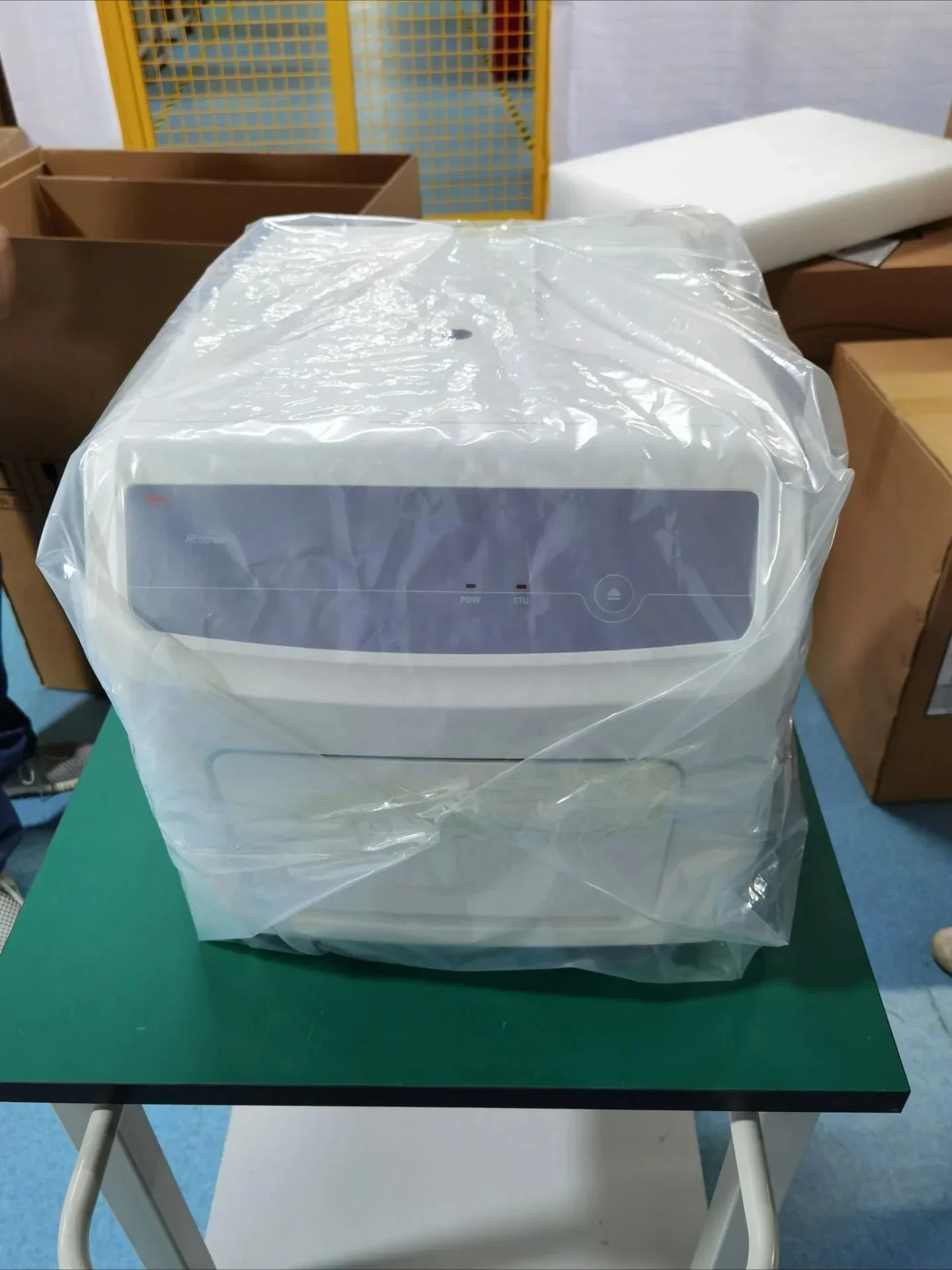 2025RT PCR Echtzeit-PCR-Analysator DNA-Testgerät