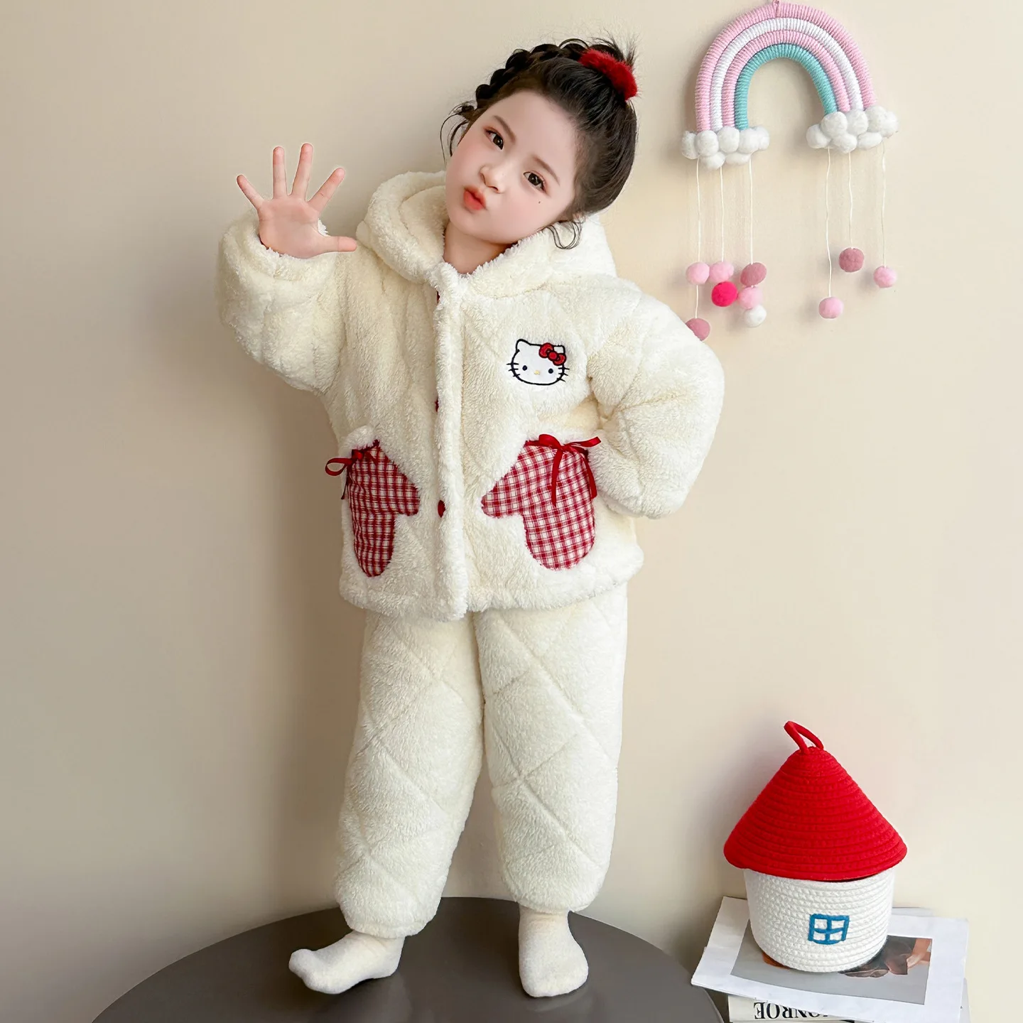 

Зимняя модная плюшевая плотная домашняя одежда с героями мультфильмов для девочек в стиле аниме «Hello Kitty», теплая и повседневная трехслойная хлопковая пижама для малышей