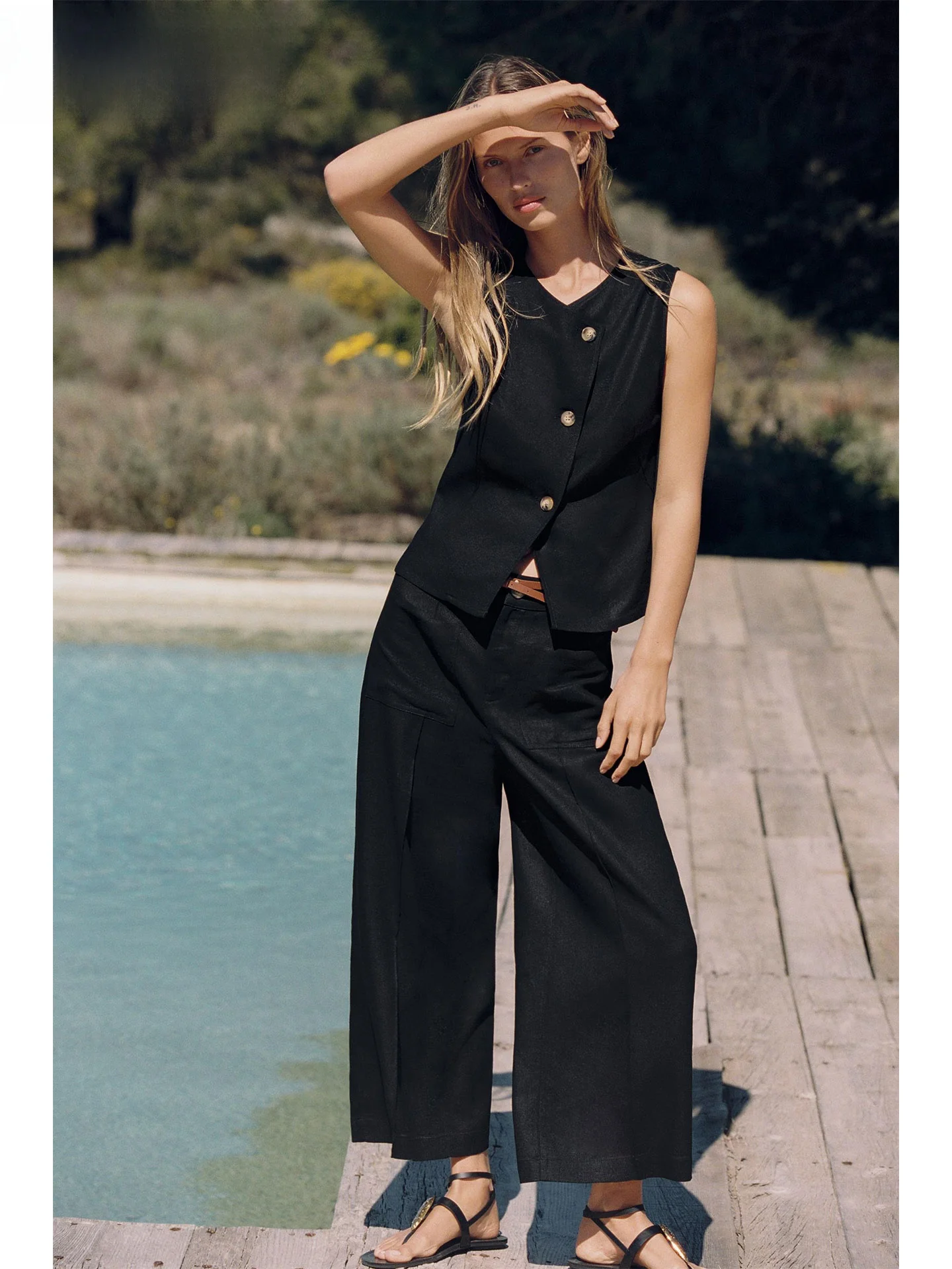 Ceco Cruzado de Lino con Botones y Diseño Asimétrico ZAPRHA, Cuello Redondo, Color Puro, Moda Femenina, Verano 2025