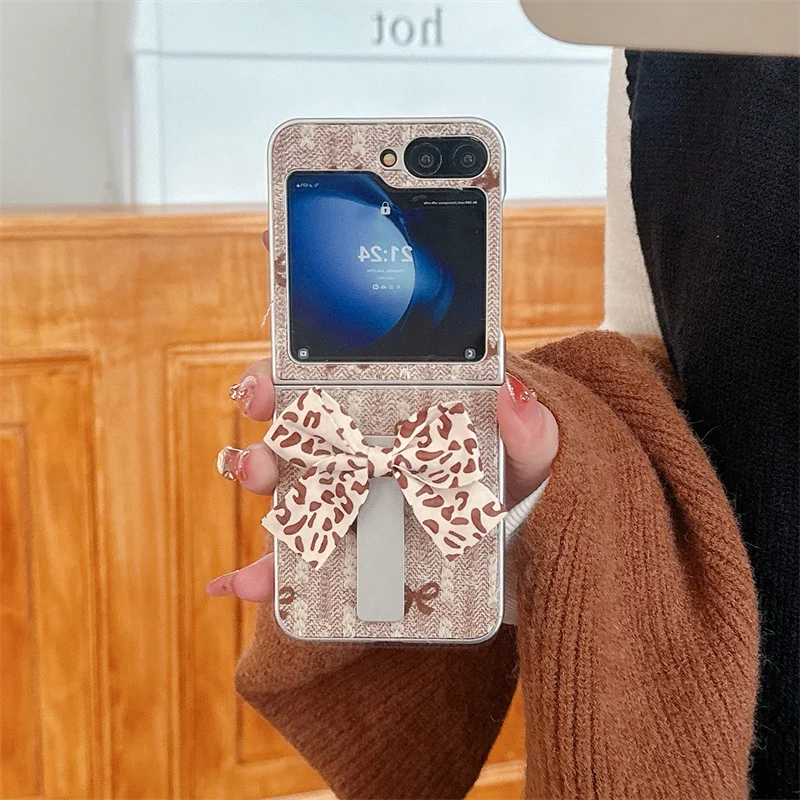 Korean Cute Bow Stand Phone Case For Samsung Galaxy Z Flip 6 5 4 3 Cover with Kicstand Kawaii Cases For Z Flip5 Flip4 Flip6 5G