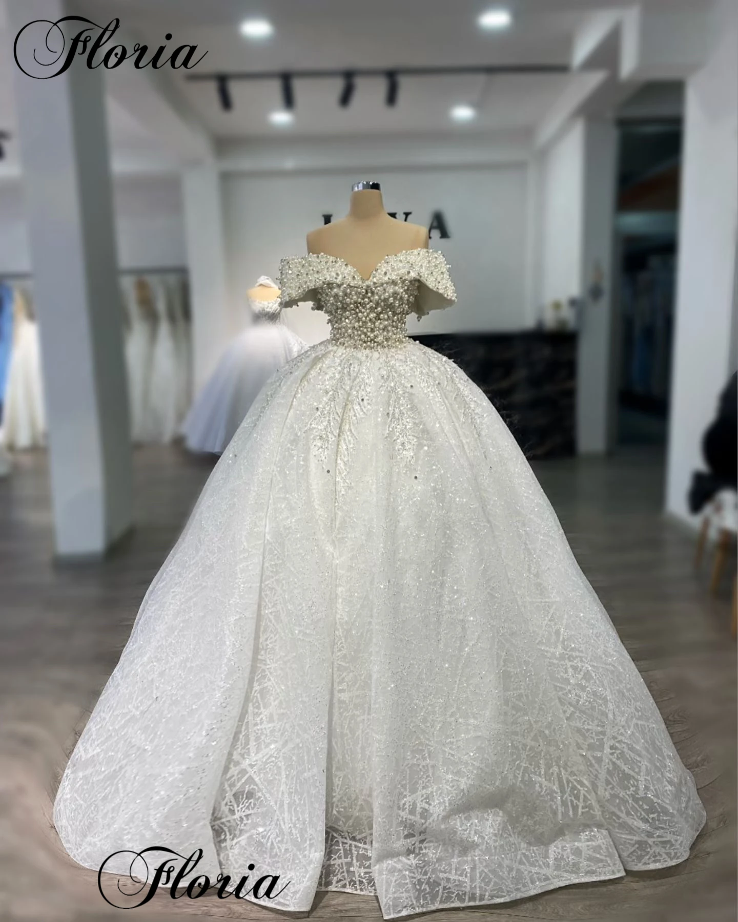 2025 New Luxury Wedding Dresses A-Line Off Shoulder Sweetheart Chapel Wedding Gowns With Pearls Vestido Blanco Brides Dresses