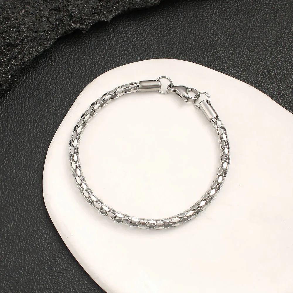 DIY accessories Factory spot wholesale fashionable men and women 4MM lantern chain simple titanium steel handmade chain cross-bo