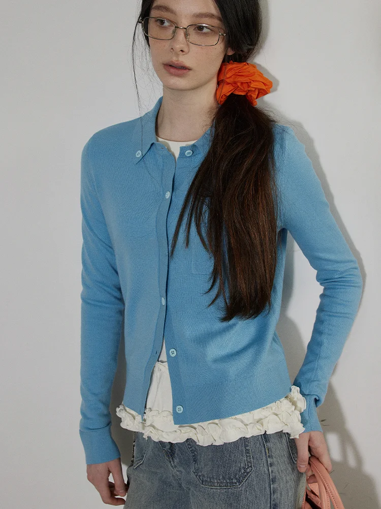 

Женский вязаный кардиган Lofi: мягкий, уютный, свободного кроя, с отложным воротником, длинными рукавами. Новинка весны. Простой, стройнящий топ.