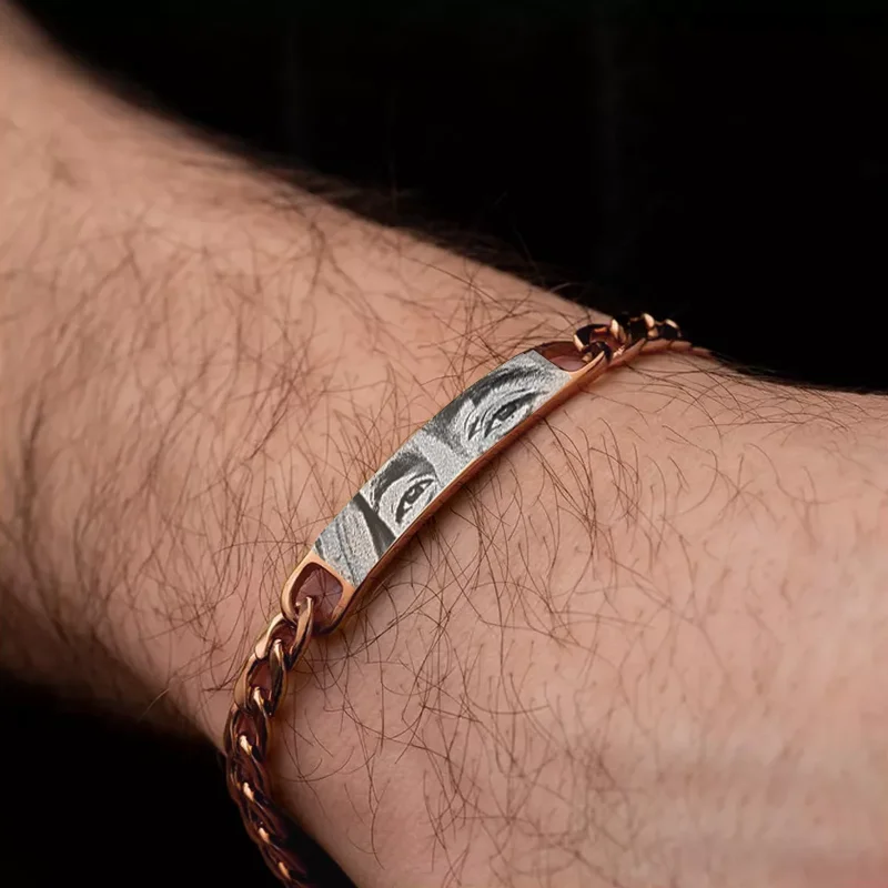 

Customized Stainless Steel Eye Pictures Long Strip Durable Bracelet, Birthday Gift/Christmas Gift for Boyfriend/Brother/Dad