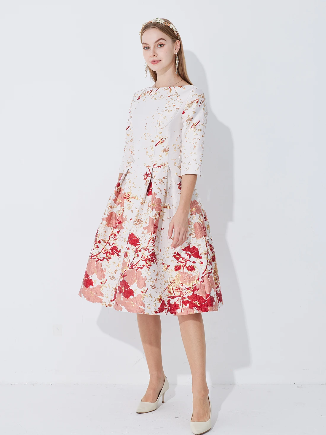 تنورة أنيقة برقبة دائرية وأكمام قصيرة على طراز الخريف باللونين الأحمر والوردي بطباعة زهور متوسطة الطول على شكل حرف A #4