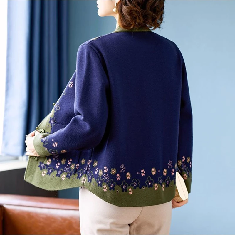 Autumn National Knitt Jacket Women's Outwear 2026 New Spring Fashion Color-Matching Loose Chic Buckle Cardigan Sweater Tops