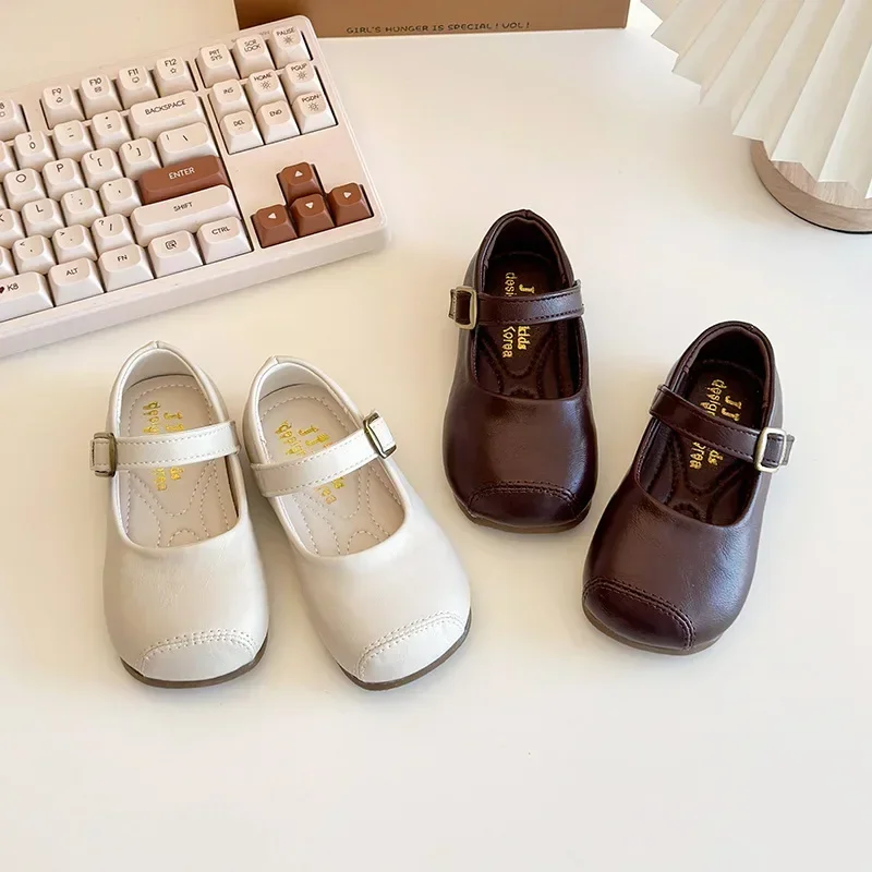 

Детские маленькие черные туфли из искусственной кожи для девочек, нескользящие туфли на мягкой подошве, весенне-осенние дышащие школьные бежевые лоферы на мягкой подошве