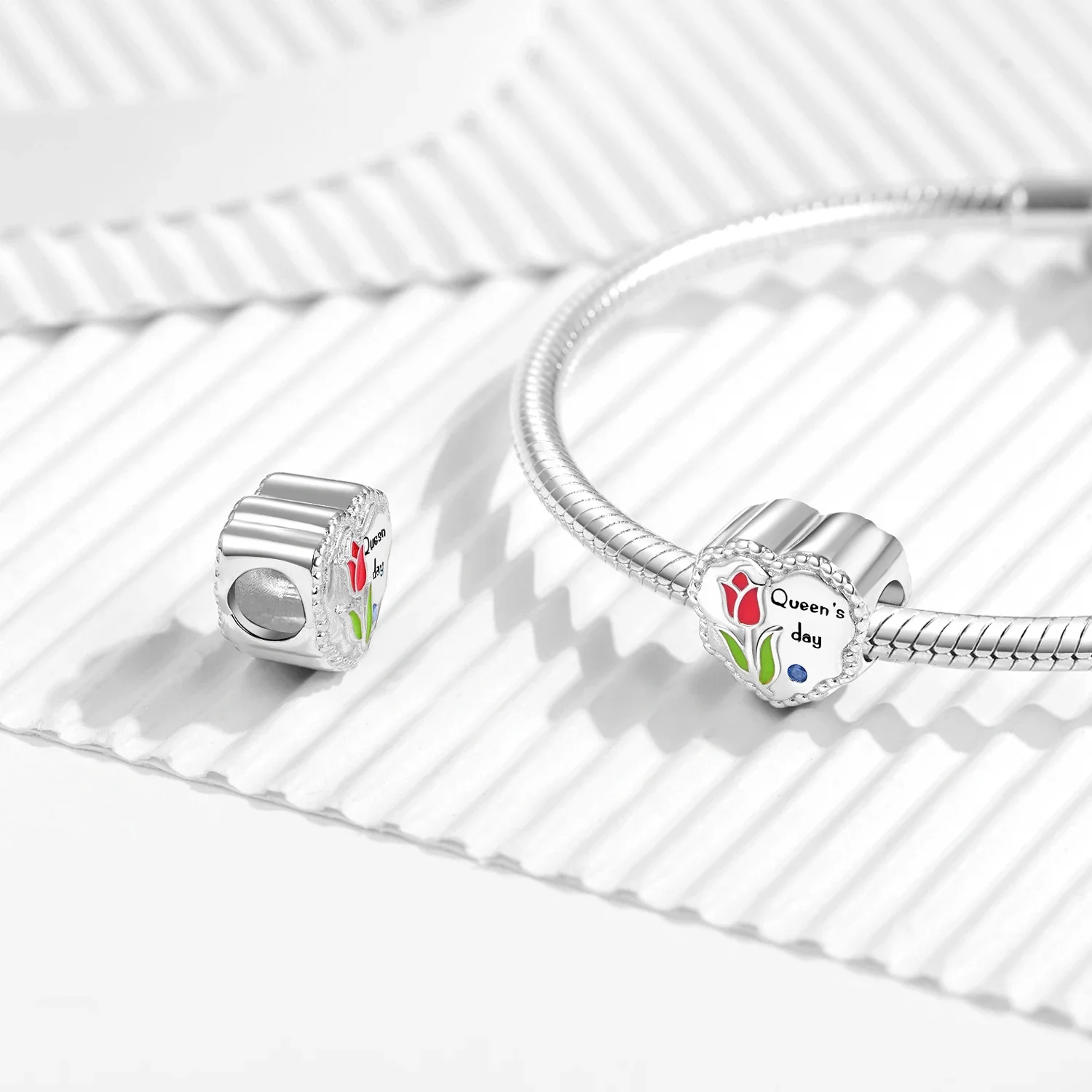 

KATAOKA 2025 Family 925 Sterling Silver Queen's Day Mother Tulip Flowers Love Charm Fit Original Bracelet Diy Jewelry Accessorie