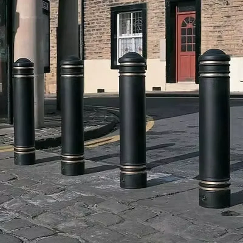 Cast Iron Roman Column Bollard for Hotel Security Classic Design With Reflective Strips Vehicle Control