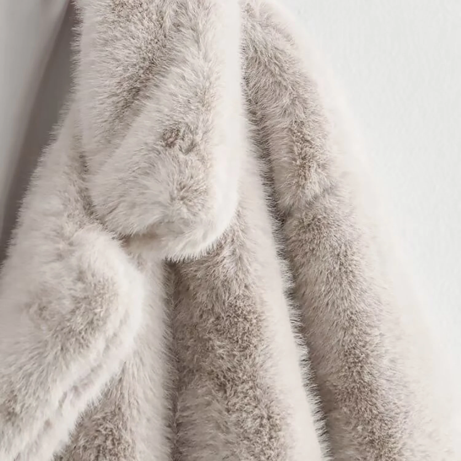 Fake Fur Long Coat for Women 2025 Winter New American Style High Street Casual Loose Tops Pockets Single Breasted Warm Coats