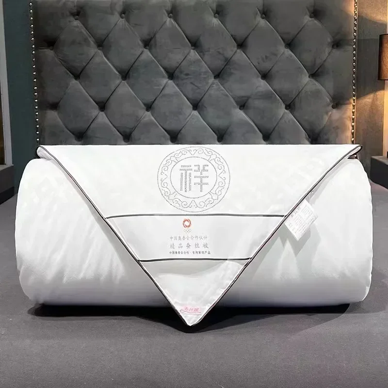 

Premium Silk Quilt Square Grid Cotton Fabric Comforter Chinese Xiang Marriage Quilts Double Bed Summer Duvets 220x240