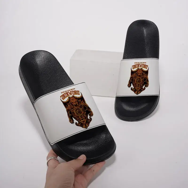 Ladies Men's home slippers，Comfortable indoor slippers，Suitable for daily home use，Stylish and durable，It is an ideal choice for