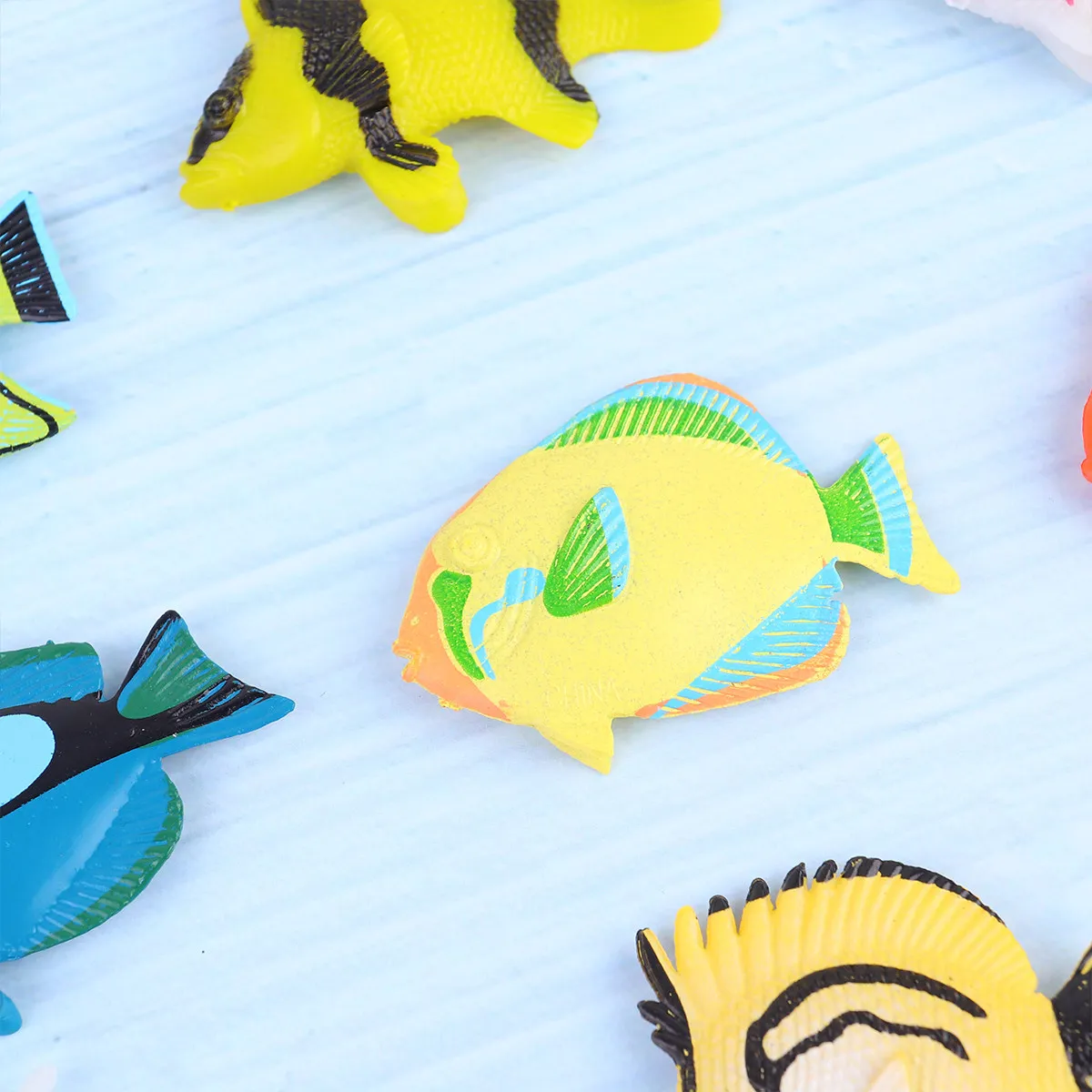 1 set Realistic Simulation Decoration Halloween Christmas New Year Realistic Fish Toy Fake Fish Toy Mini Fish Toy Simulated